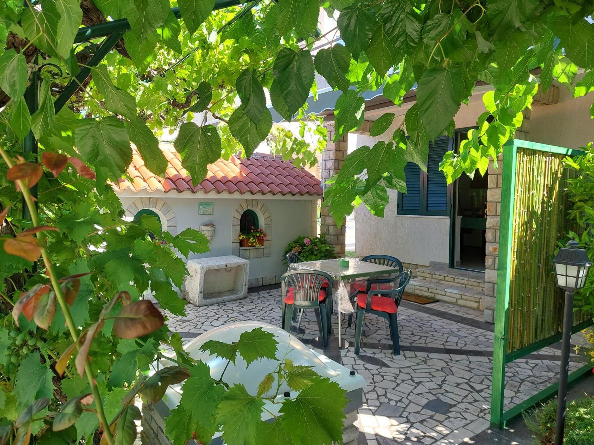 Apartment Roglic Раб Екстериор снимка